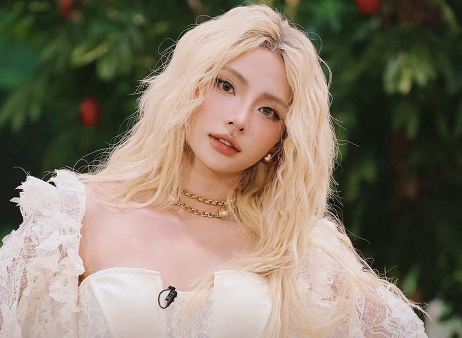 Maiquinn 'nằm không cũng dính đạn'